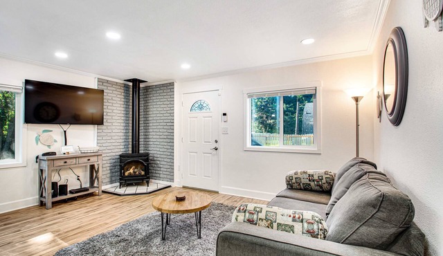 Single-level home with firepit & gas fireplace - walk to the beach, 3 dogs OK