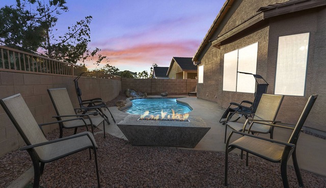 Single level sleeps10, 4 bedroom open concept home with private swimming pool