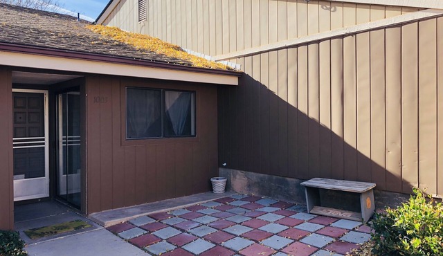 Single Level Townhome 2 Bdrm 2 Bath Furnished Month to Month Rental