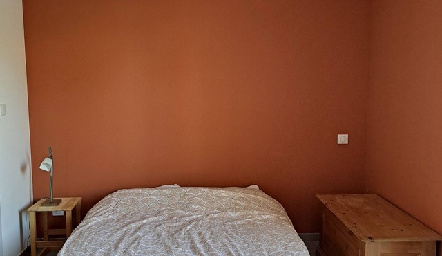 Single room with private bathroom