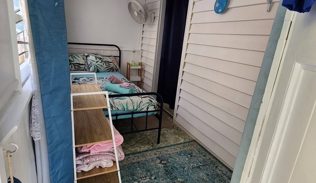 Single room in Meyenburg House with shared bathroom & kitchen