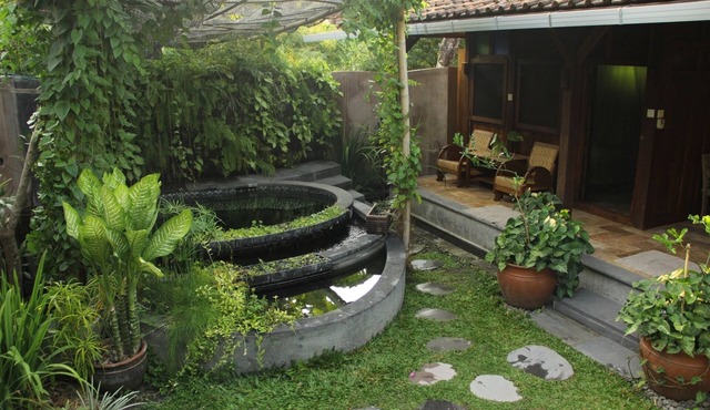 Single Room, with shared dipping pool, in an Antique Bungalow