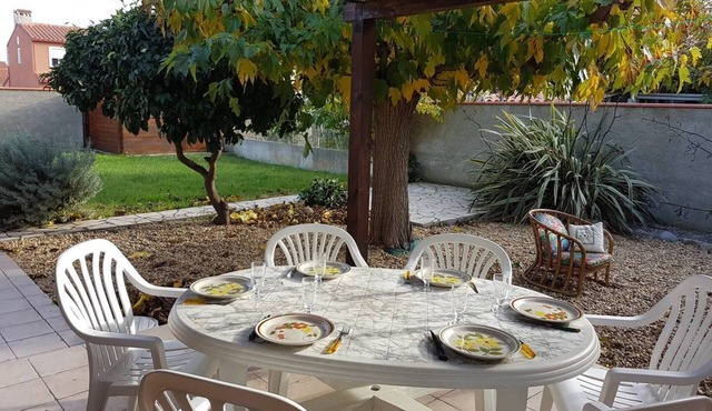 Single-storey 3-bedroom villa with large garden - 6RADI8