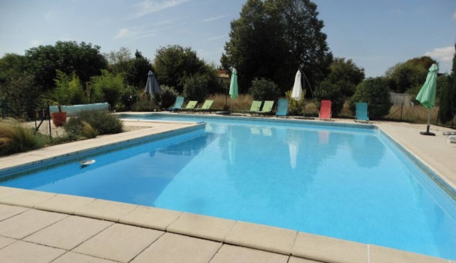 Single-storey AC house summer pool WIFI, 3 bedr sleeps 5, 2 toilets pet-friendly