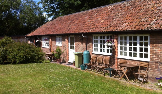 Single storey cottages I near village amenities ideal for couples and families