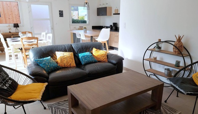 Single storey holiday home in Cleder