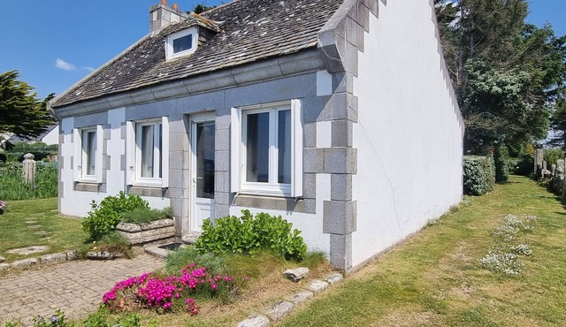 Single-storey house facing the sea at Le Cabellou in Concarneau