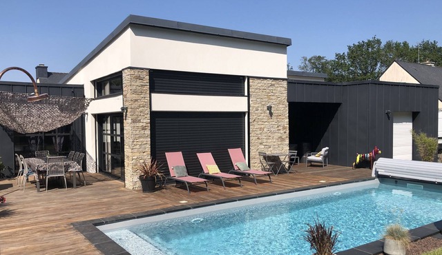 Single storey house with private pool 5 minutes from Vannes