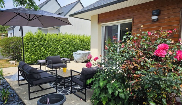 Single-storey house with enclosed garden