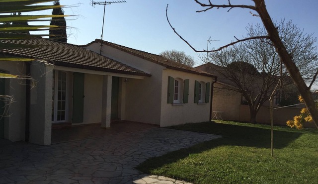 Single storey house with enclosed garden