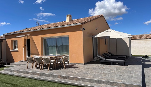 Single-storey villa with private pool and in-ground terrace WITHOUT VIS A VIS