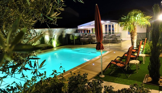 Single Storey Villa⭐️⭐️⭐️ La Flotte - Heated Pool till november- Calm - 7 Pers.