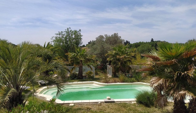Single-storey villa with private Californian pool