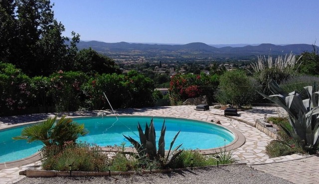 Single-storey villa with exceptional panoramic view