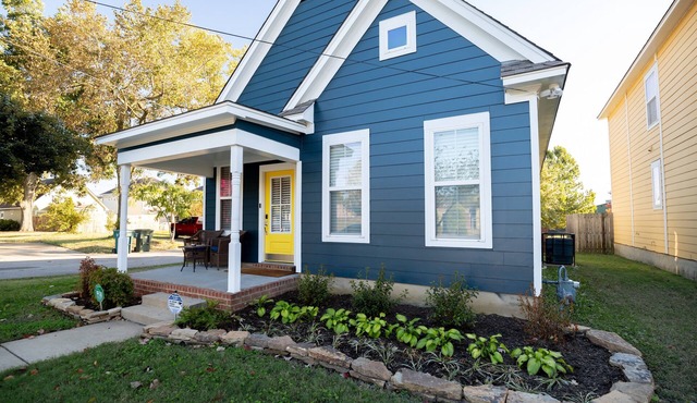 Single Story - 3 Beds - Fenced Patio & Pets OK