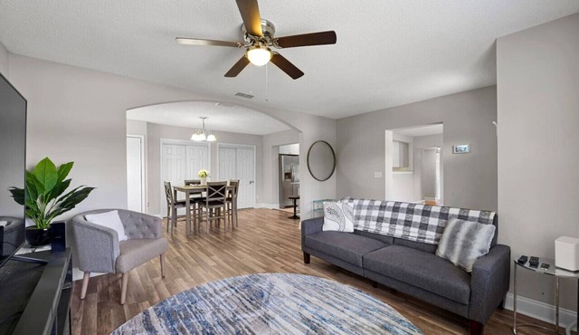 Single Story 4 Bedroom Home Near Downtown Jax