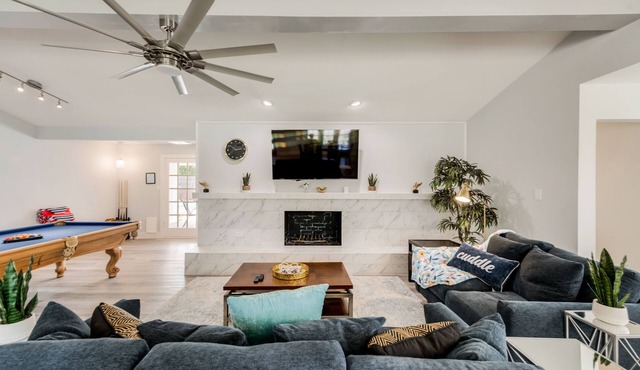 Single Story 4 BR 3 Bath Pool, Modern and Updated
