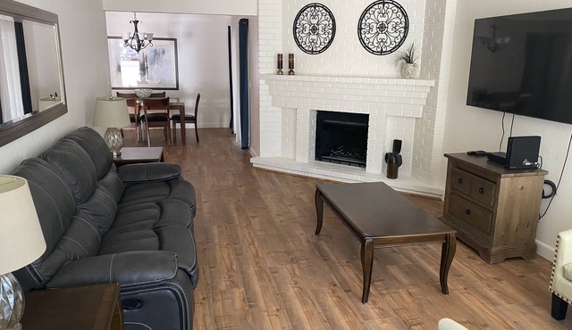 Single Story Charmer in Citrus Heights! Recently Remodeled!