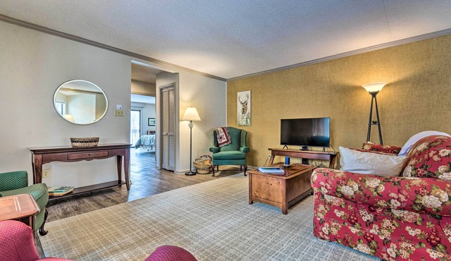 Single-Story Fairfield Bay Condo w/Deck!