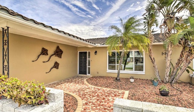 Single-Story Home with Hot Tub - Pets Welcome!