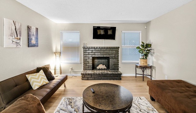Single Story Pool Home! Newly Upgraded & Gorgeous!