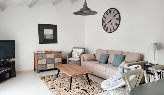 Single-Story Villa 3 Bedrooms, South Patio, Pets OK, Parking, Wifi - La Palmyre