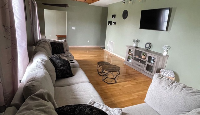 Sip & Stay at StarView Vineyards