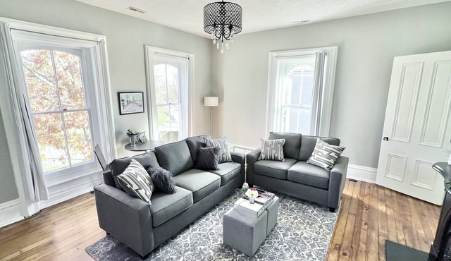 Sir Barton @ The HoM- KY Horse Park 11min, Ark 30min, Walk Downtown/GT College