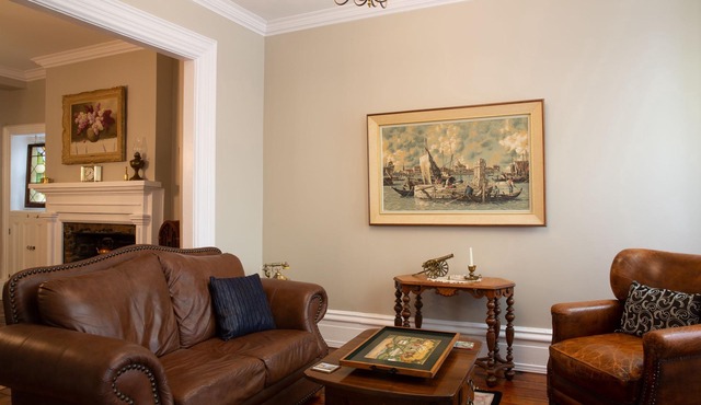 Sir Isaac Brock B&B Luxury Suites