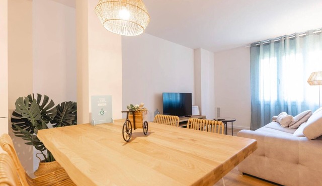 Sirenes - Holiday Apartment Rental in Girona | Bravissimo