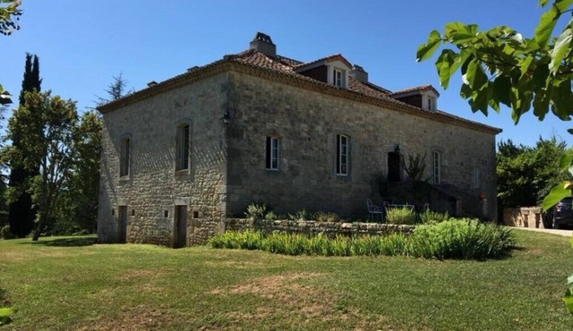 Sirepeche, large holiday home with private pool