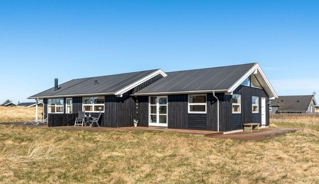 "Sirkka" - 902m from the sea by Interhome