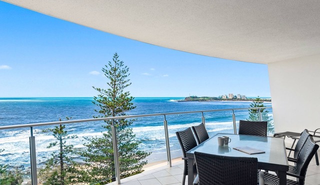 Sirocco 906 by G1 Holidays - Two Bedroom Beachfront Oceanview Apartment in Sirocco Resort