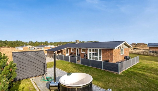 "Sissan" - 900m from the sea by Interhome