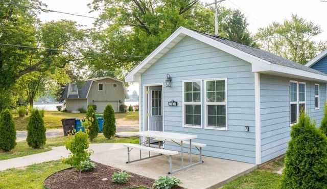 Sister Lake Cottages - private cottage community!