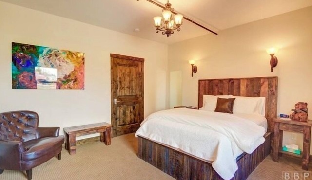 Sisters Bunkhouse Room 2