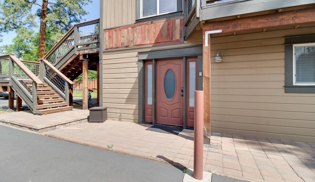 Sisters Home Lower - One bedroom/One bath - Sleeps upto 5