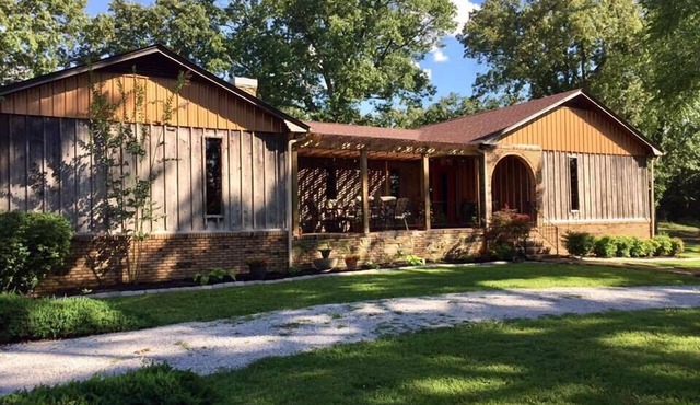 Sisters on Sycamore Bed & Breakfast