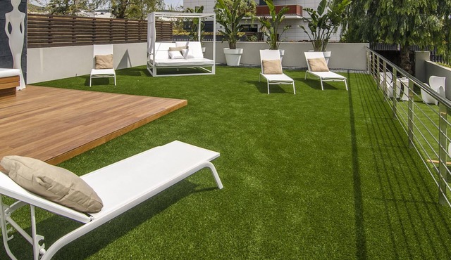 Sitges Spaces Garden Paradise -3 B.R./3 Bath/Huge Garden-Terrace & Pool-Sleeps 8