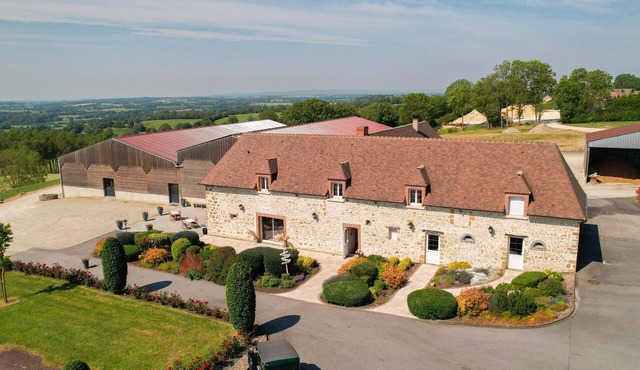 Situé en Normandie, le Domaine de la Poudrière Vous Accueille Toute Lannée