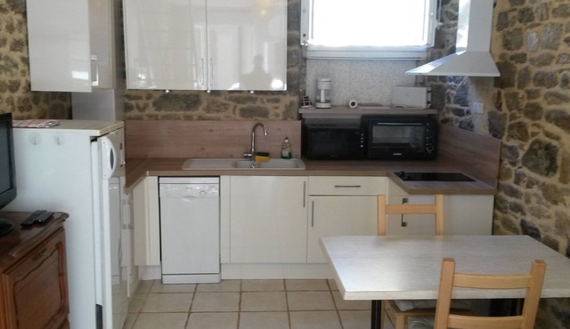 Située Entre la Gare et la Plage du Sillon et à 10-15 mn à Pied D'intra Muros