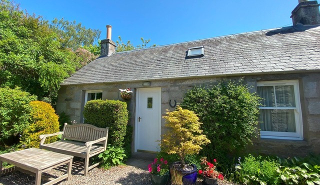 Situated in a Quiet Location With Off-street Parking. Ideal for Couples