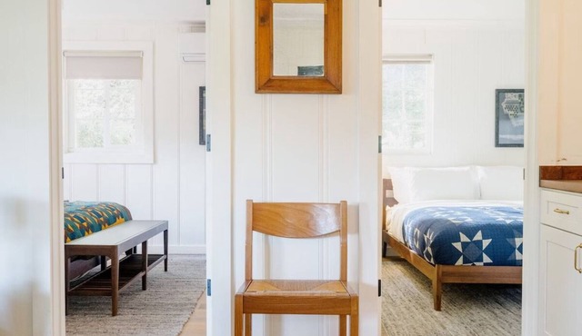 Situated In A Stunning Wilderness Setting! w/Outdoor Pool, Free Parking!