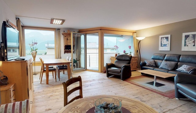 Situated just above the village centre of Samedan you will find the popular apar