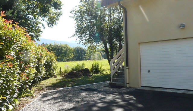 Situation Remarquable en Bordure de la Nature Tout en Étant Dans Annecy