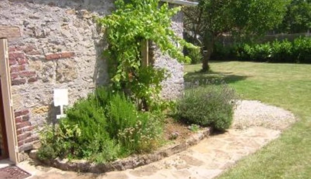 Sivry: Character house in secluded garden-Pool 4.5/9
