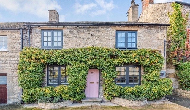Six bed Cotswold Holiday Home - Cross Keys Cottage