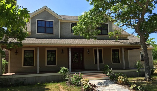 SIX BEDROOM COMPOUND W/CENTRAL AIR IN IDYLLIC SETTING