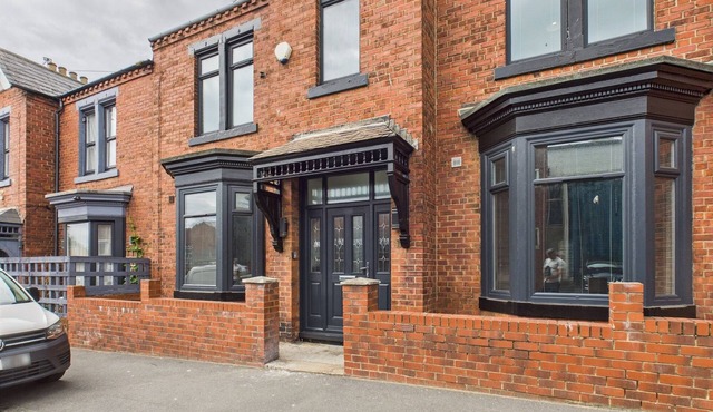 Six Bedroom Home with En Suites - South Shields