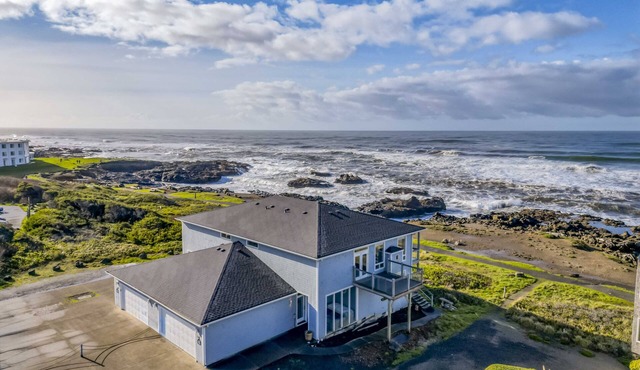 Six-Bedroom Oceanfront Yachats Home has Double Hot Tubs and Game Room!